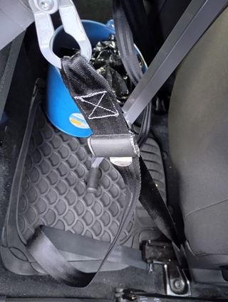  2 Sillas  coche a contramarcha hasta 25kg. 