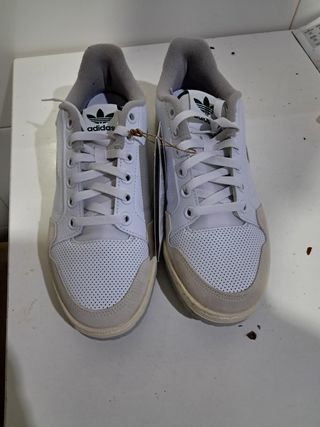 Adidas SY 90 Zapatillas Beige y Blancas

