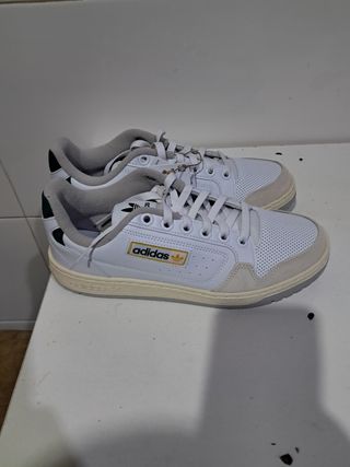 Adidas SY 90 Zapatillas Beige y Blancas

