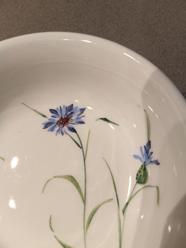 Ciotolina con fiordalisi in porcellana