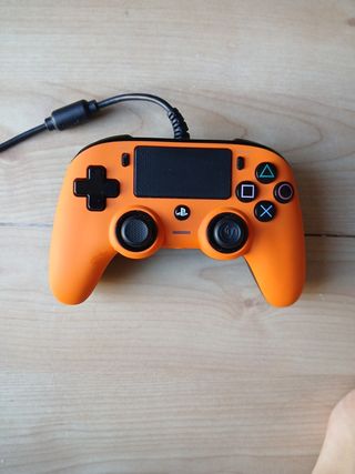 Mando PS4 con cable naranja