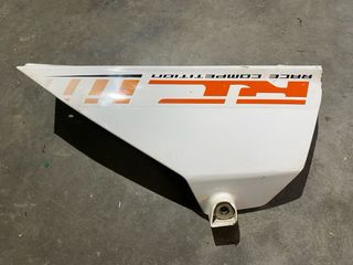 Tapa inferior izquierda KTM RC