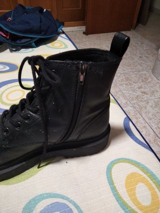 Botas negras chico