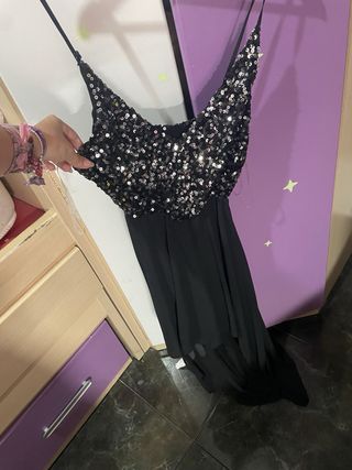 Vestido Negro con Lentejuelas Plateadas
