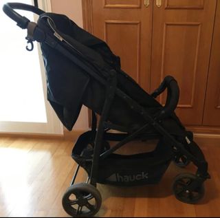 Carrito de bebé negro