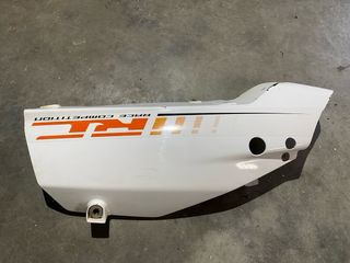 Tapa inferior derecha KTM RC