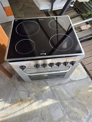 Placa vitrocerámica Fagor con horno
