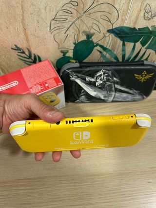 Nintendo Switch Lite Amarilla