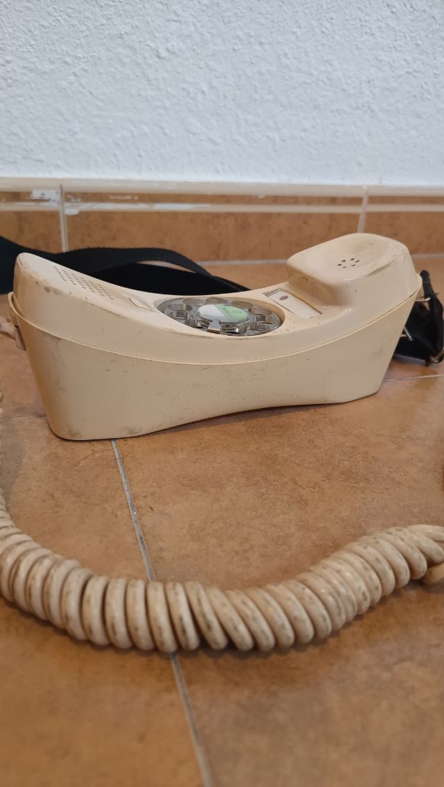 TELÉFONO ANTIGUO DE TECNICO DE TELEFÓNICA.
