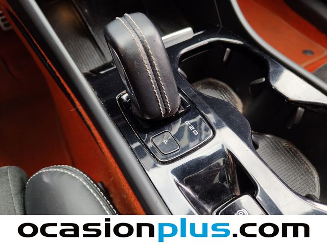 Volvo XC40 T4 R-Design AWD Auto 140 kW (190 CV)