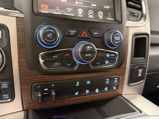 Dodge RAM 1500 Laramie 6 cil Linea 3.0 diesel