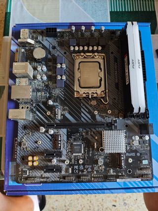 Combo I7 13700K