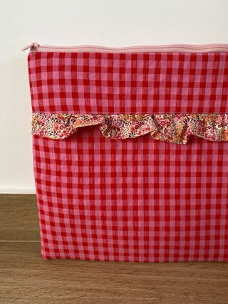 Funda portátil a medida cuadros rosa