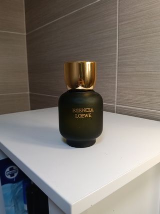 Perfume Loewe Esencia Vintage Dorado y Verde 100ml