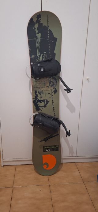 Tabla Snowboard  140 cm 
Rossignol con Fijaciones 