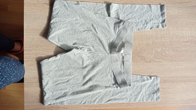 Mayas deportivas grises