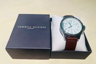 Reloj Tommy Hilfiger Correa Cuero Marrón Nuevo