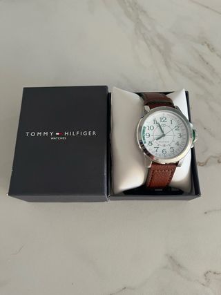Reloj Tommy Hilfiger Correa Cuero Marrón Nuevo