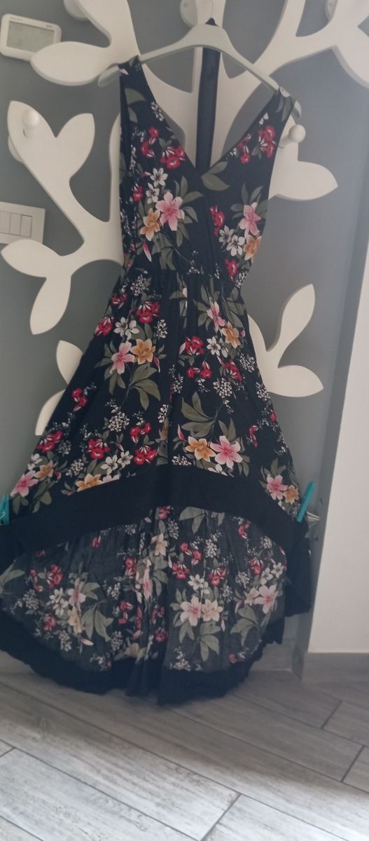 Vestito floreale nero