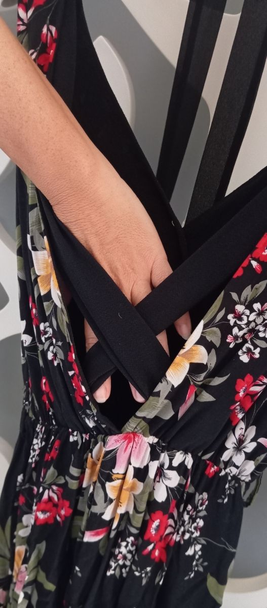 Vestito floreale nero