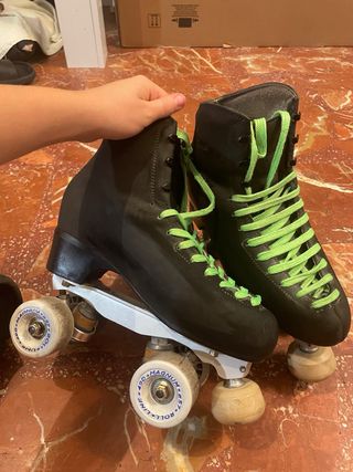 Patines Profesionales Negros con Cordones Verdes