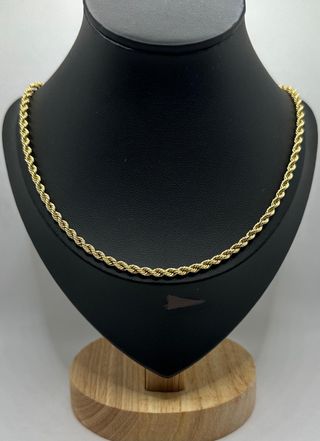 Cadena Salomónica de oro de 18k 12.66 g, 61 cm.