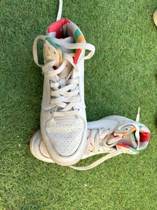 Zapatillas Jordan mujer Talla 38.5 Blancas y Rojas