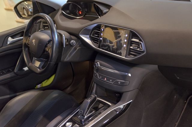 Peugeot 308 1.5BlueHDi S&S Tech Edition EAT8 130