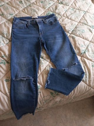 Jeans mujer rotos y deshilachados