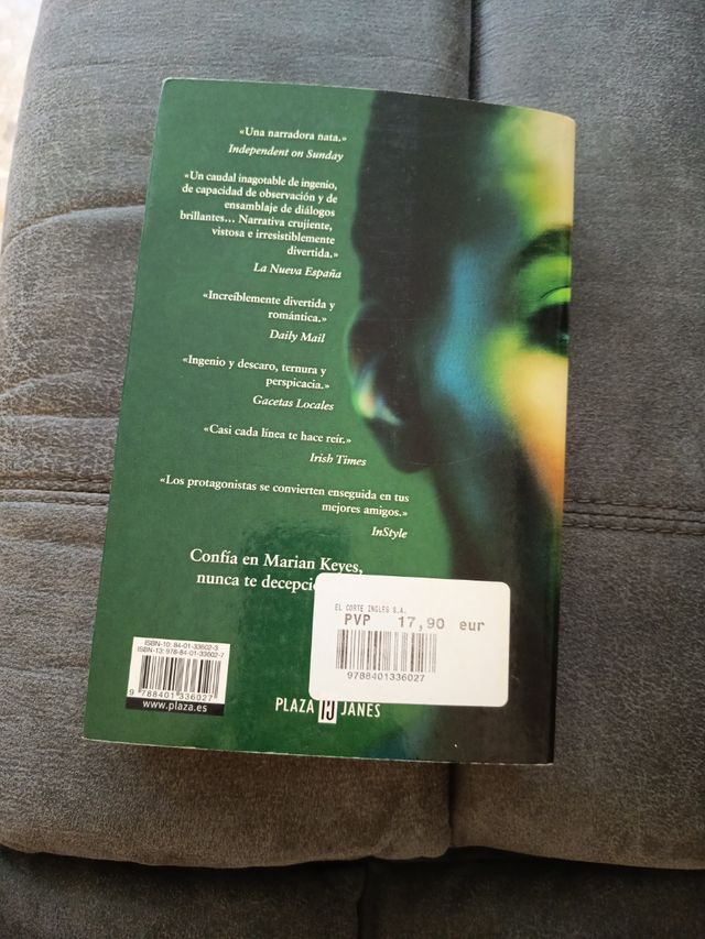 Hay alguien ahi fuera?/ Anybody out There? (Spa...