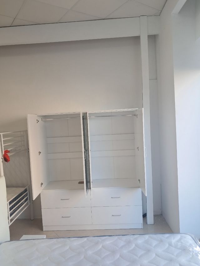 Armadio a 4 ante e 4 cassetti bianco anche in Soroma