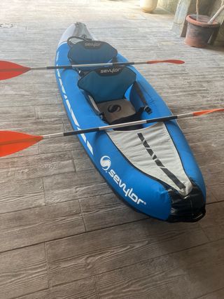 Kayak hinchable Sevylor con remos y bomba de infla