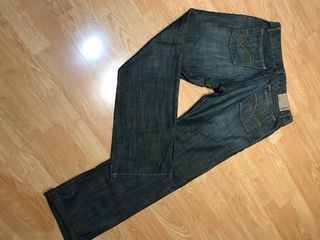 Lote Levi's/Liberto Jeans + cinturón 
