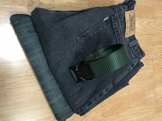 Lote Levi's/Liberto Jeans + cinturón 