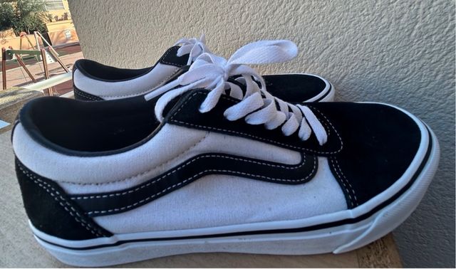 Zapatillas Vans Old Skool Negras y Blancas