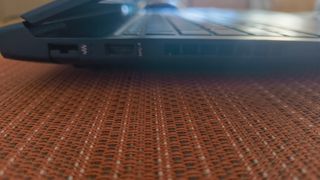 Portátil Gamer HP -RTX 4060 -RYZEN 7 7840HS -500gb