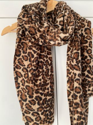 Bufanda mujer estampado leopardo