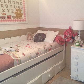 Cama nido de madera lacada en blanco