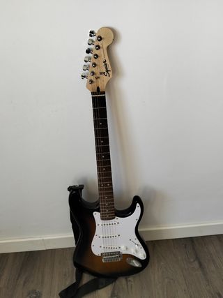 Guitarra Fender Squier Stratocaster