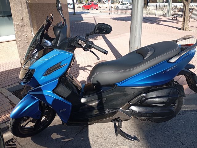 Scooter Kymco K-XCT 125i