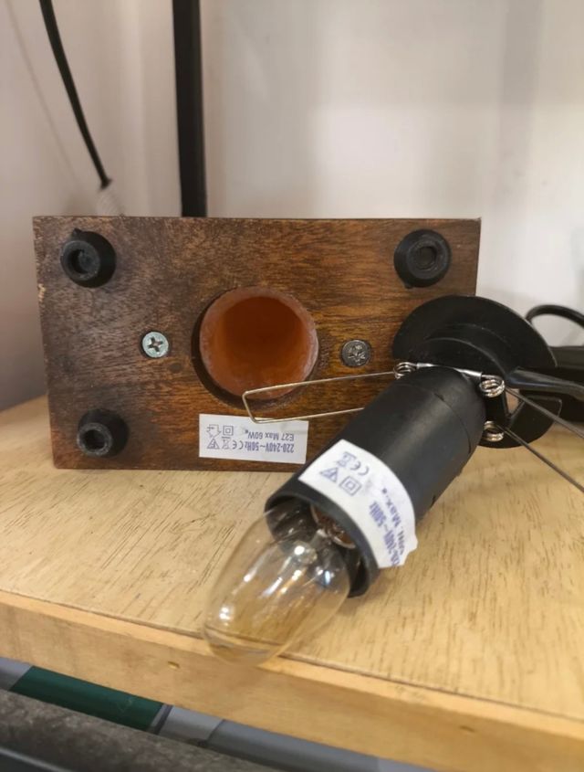 Lámpara Sal Himalaya Flor de Loto Madera