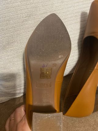 Zapatos de tacón marrones