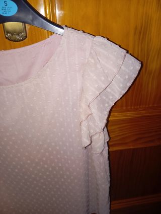 Blusa rosa con volantes talla S