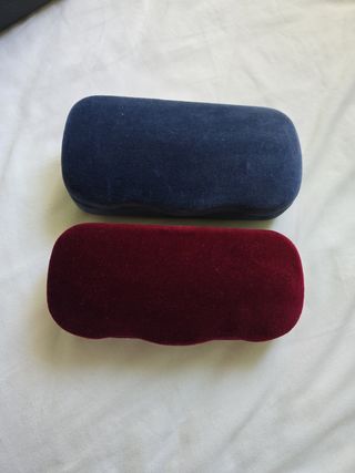 Estuches para gafas (2 unidades)
Venta en persona 