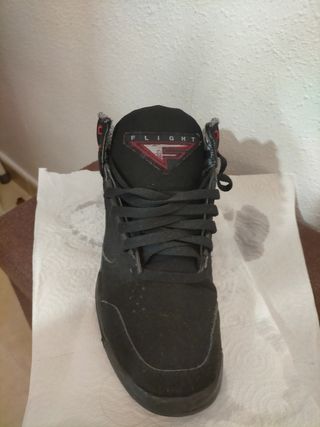 Zapatillas Nike Air Niño Negras Rojas