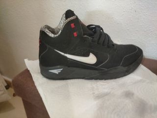 Zapatillas Nike Air Niño Negras Rojas