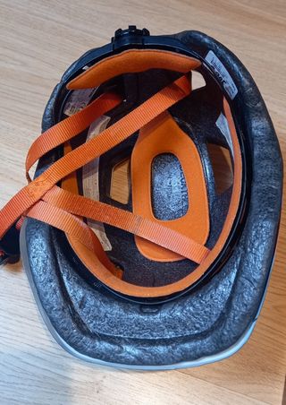 Casco bici infantil naranja y negro