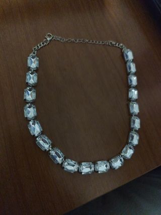 Collar de diamantes plateado