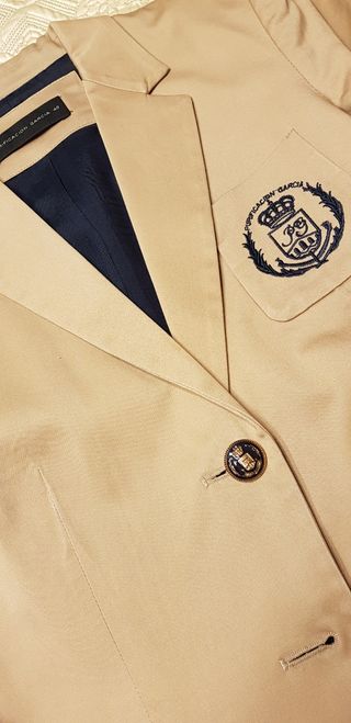 Traje Purificación García camel