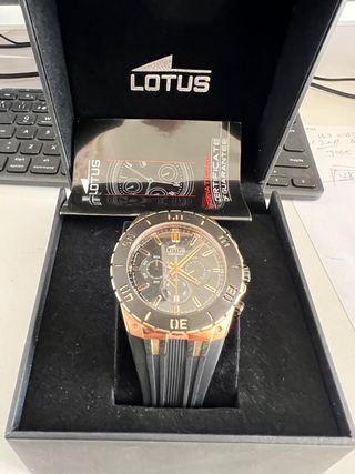 Reloj Lotus Oro y Plata